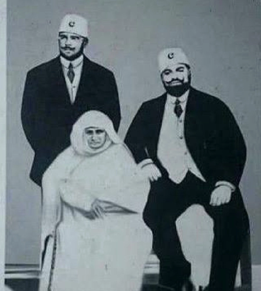 Maulana Muhammad Ali Jauhar and his brother Shaukat Ali Jauhar, with their mother Abadi Bano Begum